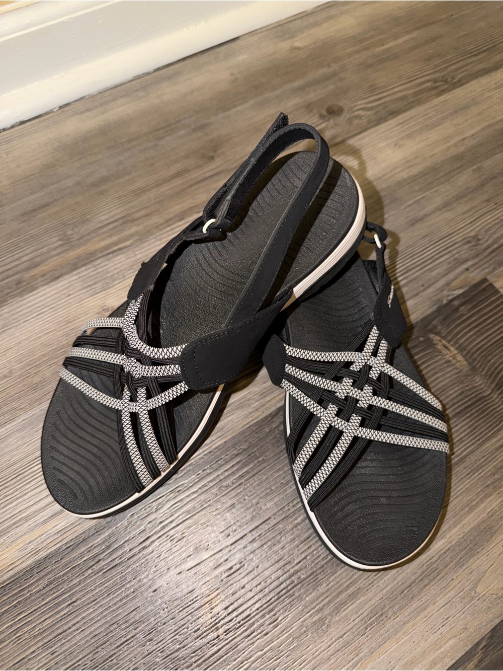 Women’s Sketcher’s Arch Fit Reggae Sport Sandals